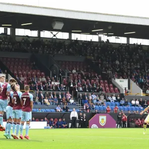 Martin Odegaard Scores the Winner: Arsenal Triumphs at Burnley - Premier League 2021-22 Martin Odegaard Scores the Winner: Arsenal Triumphs at Burnley - Premier League 2021-22
