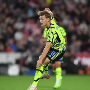 Martin Odegaard Shines: Arsenal Advances in Carabao Cup with Win over Brentford Martin Odegaard Shines: Arsenal Advances in Carabao Cup with Win over Brentford