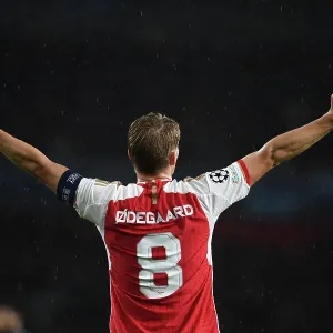 Martin Odegaard Shines: Arsenal Overpower PSV Eindhoven in Champions League