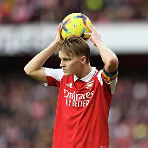 Martin Odegaard Shines: Arsenal's Dominant Win Against Nottingham Forest in Premier League