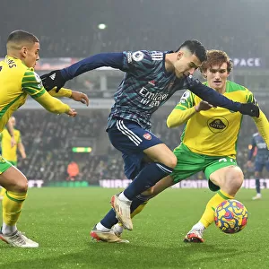 Martinelli Clashes with Norwich Defenders in Arsenal's Premier League Battle