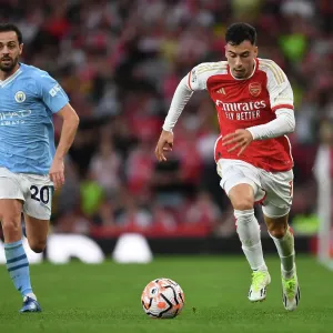 Martinelli Dazzles: Outshines Silva in Thrilling Arsenal-Man City Showdown (2023-24 Premier League) Martinelli Dazzles: Outshines Silva in Thrilling Arsenal-Man City Showdown (2023-24 Premier League)
