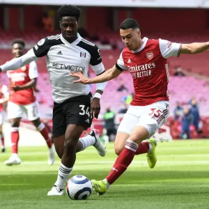 Martinelli vs. Aina: A Ghostly Battle at Emirates - Arsenal vs. Fulham, April 2021