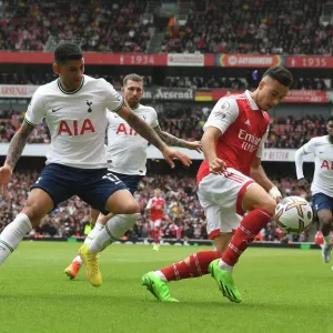 Martinelli vs. Romero: A London Rivalry Erupts in the 2022-23 Arsenal vs. Tottenham Premier League Clash