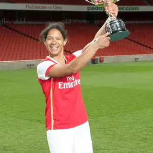 Mary Phillip (Arsenal) with the Premier League