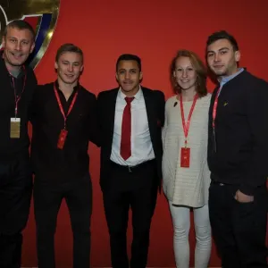 The matchball sponsor with Alexis Sanchez (Arsenal) The matchball sponsor with Alexis Sanchez (Arsenal)