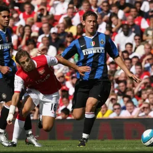 Mathieu Flamini (Arsenal) Attila Filkor (Inter) Mathieu Flamini (Arsenal) Attila Filkor (Inter)
