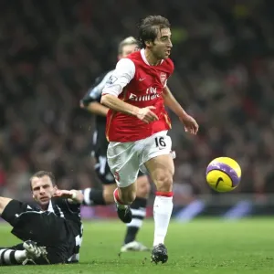 Mathieu Flamini (Arsenal) David Rozenhal (Newcastle United) Mathieu Flamini (Arsenal) David Rozenhal (Newcastle United)