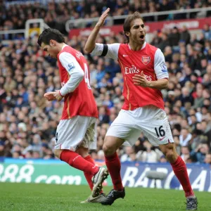 Mathieu Flamini celebrates the 2nd Arsenal goal scored by Theo Walcott