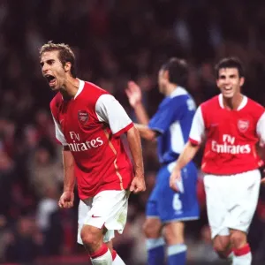 Mathieu Flamini celebrates scoring Arsenals 2nd goal