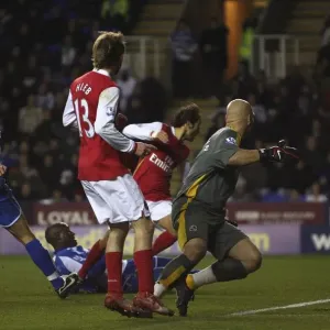 Mathieu Flamini shoots past Reading goalkeeper Marcus Hahnemann to score the 1st Arsenal goal Mathieu Flamini shoots past Reading goalkeeper Marcus Hahnemann to score the 1st Arsenal goal