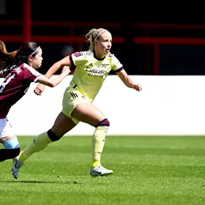 Mead vs Hasegawa: A Thrilling Showdown in the FA WSL Clash Between West Ham and Arsenal