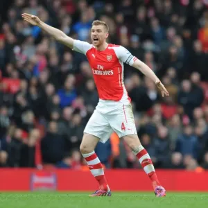 Per Mertesacker in Action: Arsenal vs. Liverpool at Emirates Stadium (April 2015)