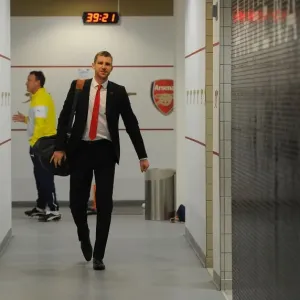 Per Mertesacker in Arsenal Home Changing Room Before Arsenal vs Queens Park Rangers (2014-15) Per Mertesacker in Arsenal Home Changing Room Before Arsenal vs Queens Park Rangers (2014-15)