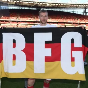 Per Mertesacker: Arsenal's Defiant Moment against Burnley (2017-18) Per Mertesacker: Arsenal's Defiant Moment against Burnley (2017-18)