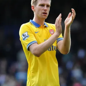 Per Mertesacker Celebrates with Arsenal Fans after Crystal Palace Victory (2013-14)