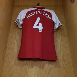 Per Mertesacker Donning Arsenal Shirt Before Arsenal vs Burnley, Premier League 2017-18