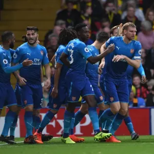 Mertesacker and Welbeck Celebrate Goal: Watford vs. Arsenal, Premier League 2017-18