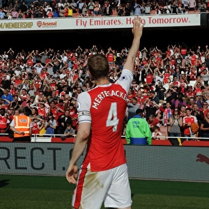Per Mertesacker's Emotional Farewell: A Arsenal Legend Bids Adieu at Emirates Stadium (2016-17)