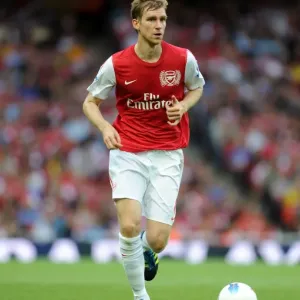 Per Mertesacker's Game-Winning Goal: Arsenal 1-0 Swansea City, Premier League 2011-12