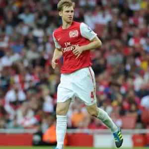 Per Mertesacker's Game-Winning Goal: Arsenal 1-0 Swansea City, Premier League 2011-12
