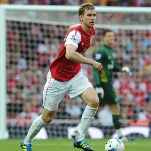 Per Mertesacker's Game-Winning Goal: Arsenal's 1-0 Triumph Over Swansea City, Premier League 2011-12