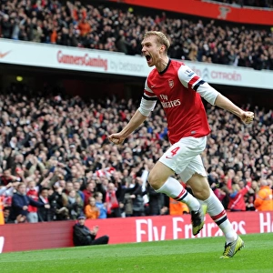 Mertesacker's Thriller: Arsenal's First Goal in a 5-2 Victory over Tottenham (17/11/12)