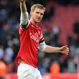Per Mertesacker's Victory Thumbs-Up: Arsenal v Queens Park Rangers, 2012-13