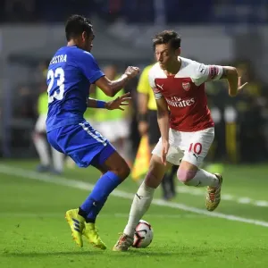 Mesut Ozil in Action: Al-Nasr Dubai SC vs. Arsenal Friendly (2018-19)