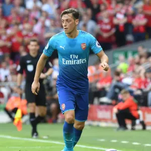 Mesut Ozil: In Action for Arsenal Against Liverpool (2017-18)