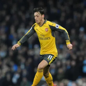 Mesut Ozil: In Action for Arsenal Against Manchester City (2016-17)