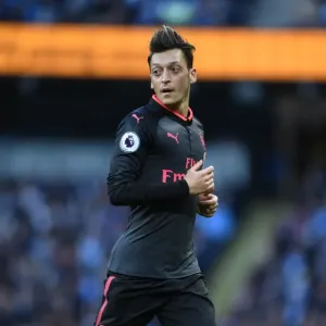 Mesut Ozil: In Action for Arsenal Against Manchester City (2017-18) Mesut Ozil: In Action for Arsenal Against Manchester City (2017-18)