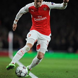 Mesut Ozil in Action: Arsenal vs. Barcelona, 2015/16 UEFA Champions League - Round of 16, First Leg