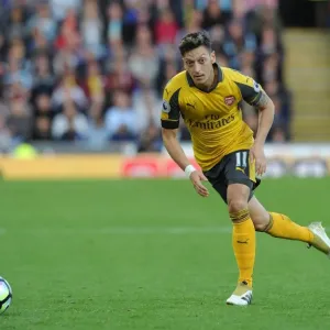Mesut Ozil in Action: Arsenal vs. Burnley, Premier League 2016-17 Mesut Ozil in Action: Arsenal vs. Burnley, Premier League 2016-17