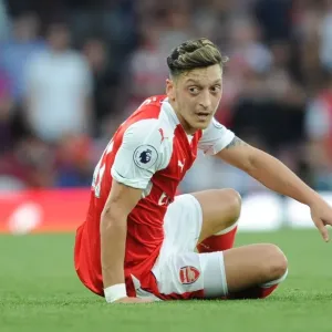 Mesut Ozil in Action: Arsenal vs. Chelsea, Premier League 2016-17