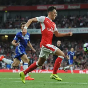 Mesut Ozil in Action: Arsenal vs. Chelsea, Premier League 2016-17