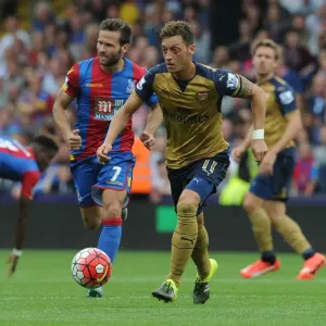 Mesut Ozil in Action: Arsenal vs. Crystal Palace, Premier League 2015-16