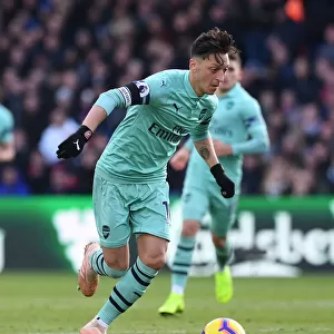 Mesut Ozil in Action: Arsenal vs. Crystal Palace, Premier League 2018-19