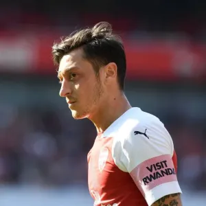 Mesut Ozil in Action: Arsenal vs Crystal Palace, Premier League 2018-19