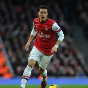 Mesut Ozil in Action: Arsenal vs Fulham, Premier League 2013-14 Mesut Ozil in Action: Arsenal vs Fulham, Premier League 2013-14