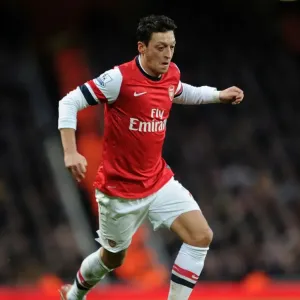 Mesut Ozil in Action: Arsenal vs Fulham, Premier League 2013-14 Mesut Ozil in Action: Arsenal vs Fulham, Premier League 2013-14