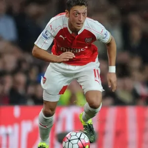 Mesut Ozil in Action: Arsenal vs Liverpool, Premier League 2015/16 Mesut Ozil in Action: Arsenal vs Liverpool, Premier League 2015/16