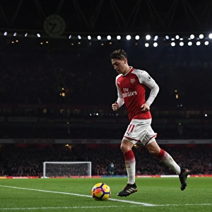 Mesut Ozil in Action: Arsenal vs. Liverpool, Premier League 2017-18