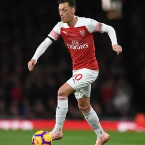 Mesut Ozil in Action: Arsenal vs. Liverpool, Premier League 2018-19 Mesut Ozil in Action: Arsenal vs. Liverpool, Premier League 2018-19