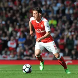 Mesut Ozil in Action: Arsenal vs Manchester City, Premier League 2016-17 Mesut Ozil in Action: Arsenal vs Manchester City, Premier League 2016-17
