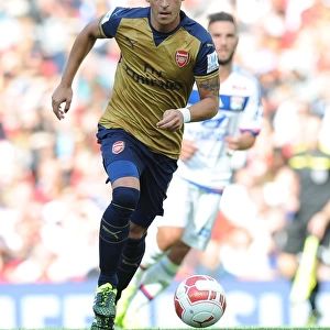 Mesut Ozil in Action: Arsenal vs. Olympique Lyonnais, Emirates Cup 2015/16