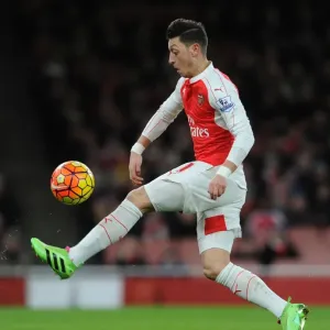 Mesut Ozil in Action: Arsenal vs Southampton, Premier League 2015-16 Mesut Ozil in Action: Arsenal vs Southampton, Premier League 2015-16