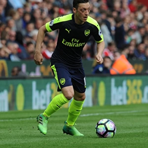 Mesut Ozil in Action: Arsenal vs. Stoke City, Premier League 2016-17