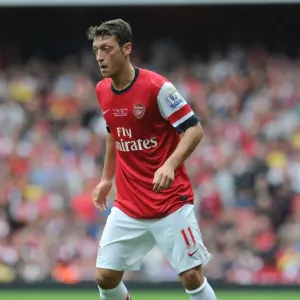 Mesut Ozil in Action: Arsenal vs Stoke City, Premier League 2013-14 Mesut Ozil in Action: Arsenal vs Stoke City, Premier League 2013-14