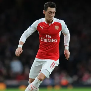 Mesut Ozil in Action: Arsenal vs. Sunderland, Premier League 2015-16